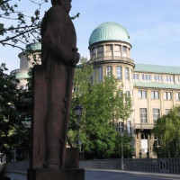 Standbeeld aan het Deutsches Museum