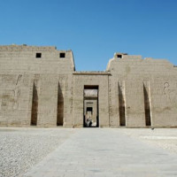 Aan de Dodentempel van Ramses III