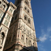 Campanile bij de Duomo