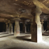 Pilaren in het Elephanta Caves Complex