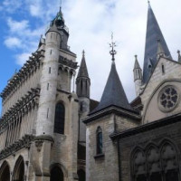 Voorgevel met gargouilles