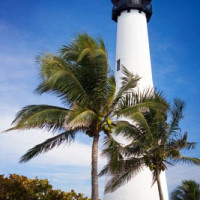 Onder aan het Cape Florida Lighthouse