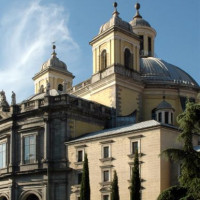 Buiten aan de Basilica de San Francisco El Grande