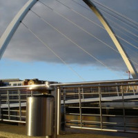 Zicht op de Gateshead Millennium Bridge