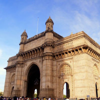 Zijaanzicht van de Gateway of India