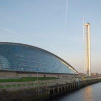 Zijaanzicht op het Glasgow Science Centre