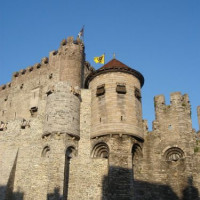 Onder aan het Gravensteen