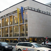 Zicht op de Hamburgische Staatsoper