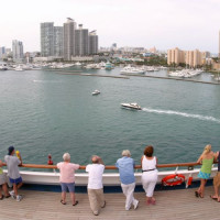 Mensen aan de Haven van Miami