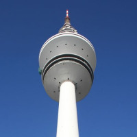 Onder aan de Heinrich-Hertz-Turm