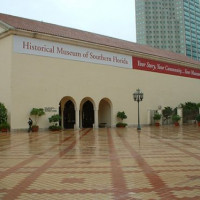 Plein aan het Historical Museum of Southern Florida