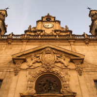 Aan de Iglesia de San Nicolas de Bari