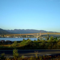 Vergezicht van de Ironworkers Memorial Bridge