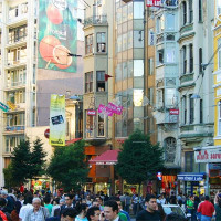 Zicht op de Istiklal Caddesi