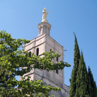 Toren van de Cathédrale Notre-Dame des Doms