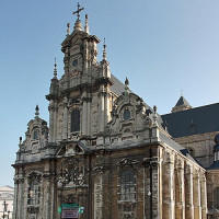 Voorkant van de kerk van Sint-Jan-de-Doper