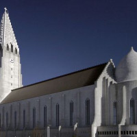 Zijkant van de Hallgrímskirkja