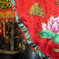 Binnen in de Kong Chow Temple