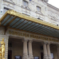 Ingang van het Koninklijk Dramatisch Theater