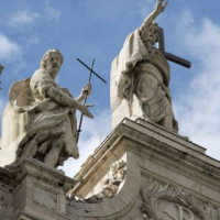 Beelden op de San Giovanni in Laterano-basiliek