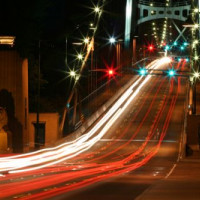 Nachtverkeer over de Lions Gate Bridge
