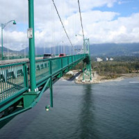 Op de Lions Gate Bridge