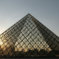 Piramide van het Louvre