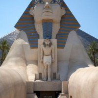 Ingang van het Luxor