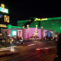 Nachtbeeld van het MGM Grand