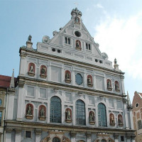 Voorkant van de Michaelskirche