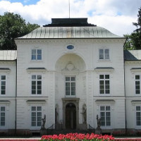 Deuren van een museum in Warschau