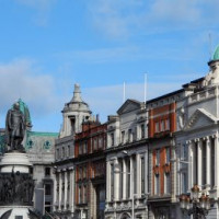 Een rij gebouwen aan O'Connell Street