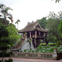 Trap naar de One Pillar Pagoda