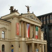 Gevel van de Staatsopera van Praag