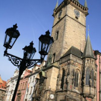 Onder aan het Oude Stadhuis van Praag