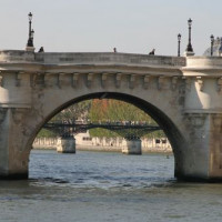 De Pont Neuf van op het water