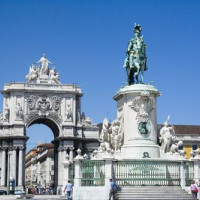 Standbeeld op de Praça do Comércio