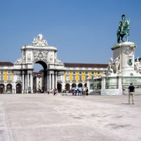 Mensen op het Praça do Comércio