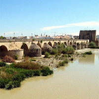 Zicht op de Puente Romano