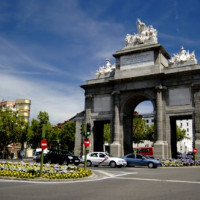 Verkeer voor de Puerta de Toledo