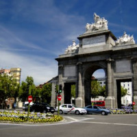 Verkeer voor de Puerta de Toledo