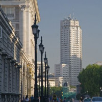 Beeld bij de Puerta de Toledo