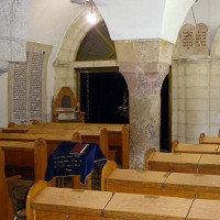 Binnen in de Rambansynagoge