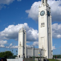 Totaalbeeld van de Sailors Memorial Clock Tower