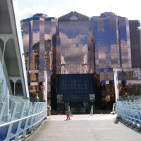 Glazen gebouw in Salford Quays