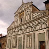 Zijaanzicht op de San Miniato al Monte