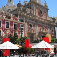 Terras voor de Iglesia del San Salvador