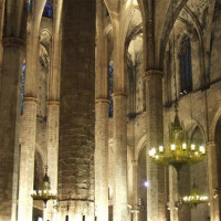 Binnenkant van de Santa Maria del Mar kerk in Barcelona