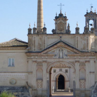 Gevel van het Monasterio de Santa Maria de las Cuevas