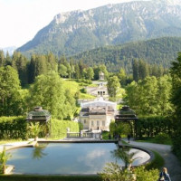 Vergezicht op het Schloss Linderhof